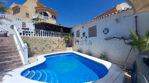 Detached house for sale in calle Mar Baltico